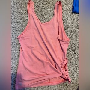 workout top size small